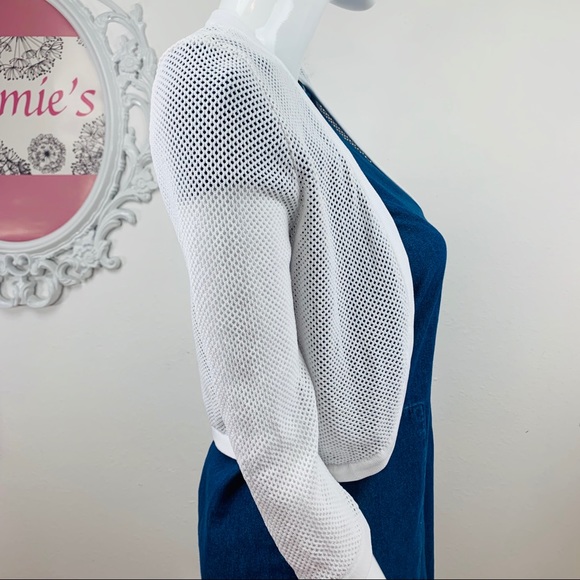 Calvin Klein / White Crochet Cropped Cardigan - Picture 3 of 8